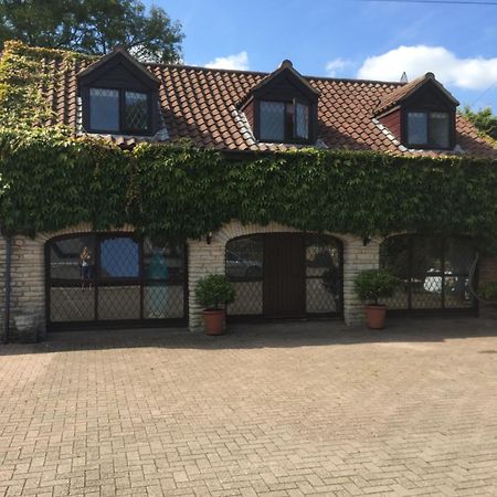 Villa The Old Coach House At Byre House Coalpit Heath Exterior foto